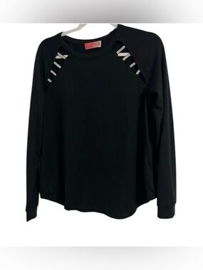 Simply Scarlett women’s Medium long sleeve shirt with keyhole cuts & rhinestones